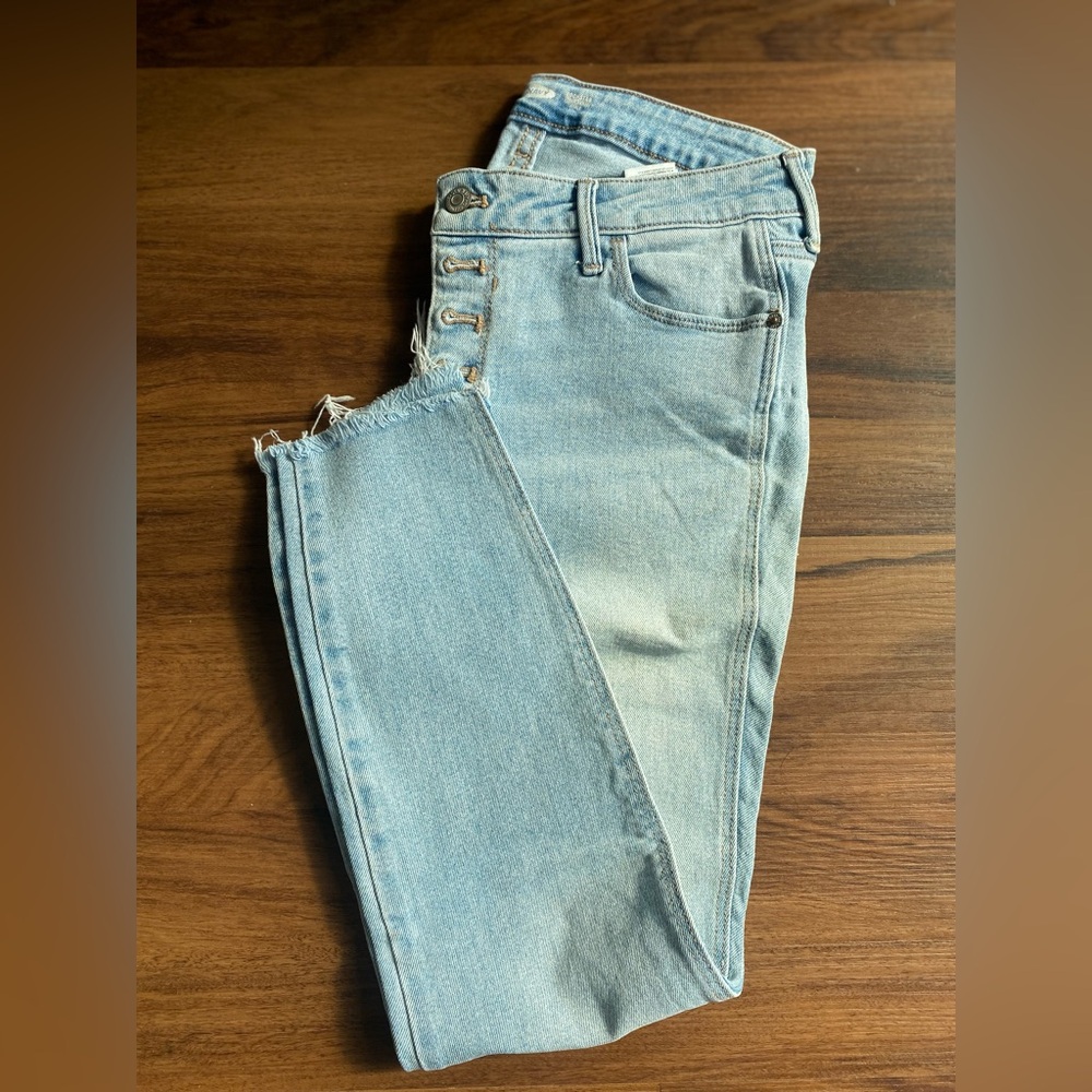 Old Navy Light Wash Women's Cropped Jeans